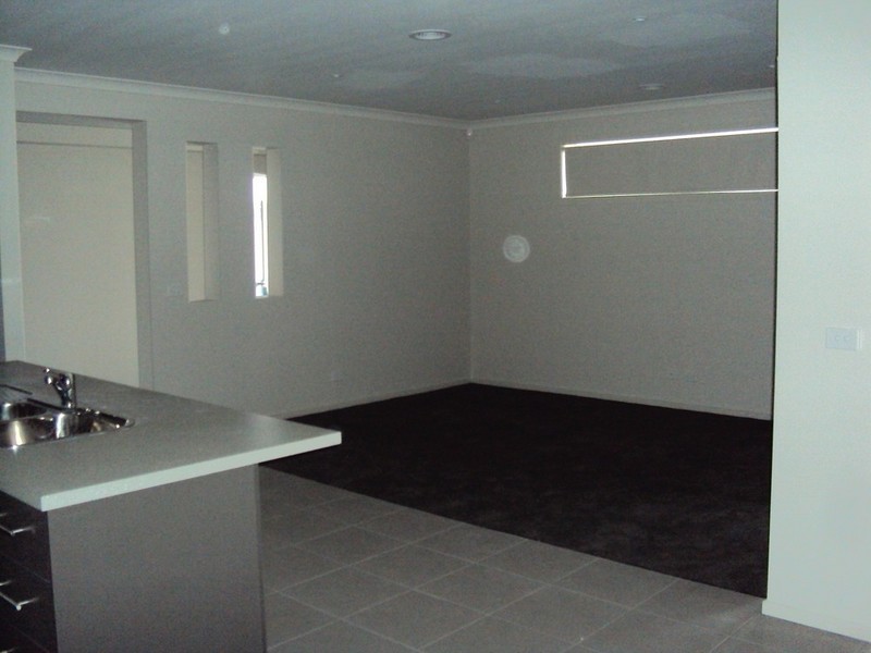 31 Sierra Walk, Cranbourne North VIC 3977