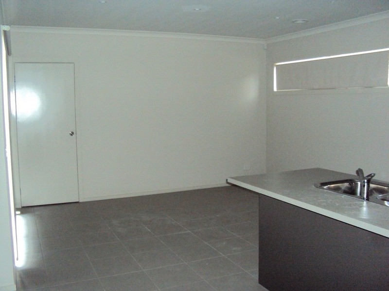 31 Sierra Walk, Cranbourne North VIC 3977