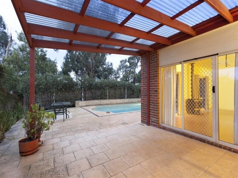 4 Pendleton Place, Lysterfield VIC 3156