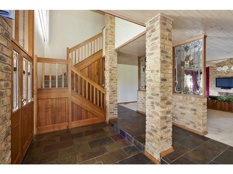 332 Hallam North Road, Lysterfield South VIC 3156