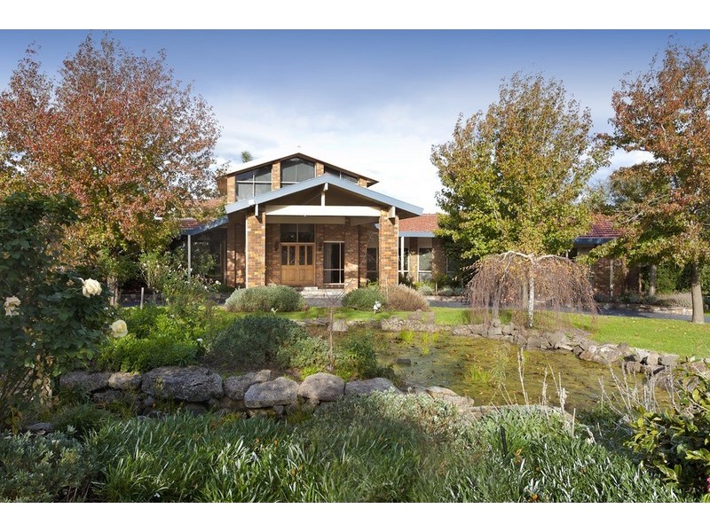 332 Hallam North Road, Lysterfield South VIC 3156