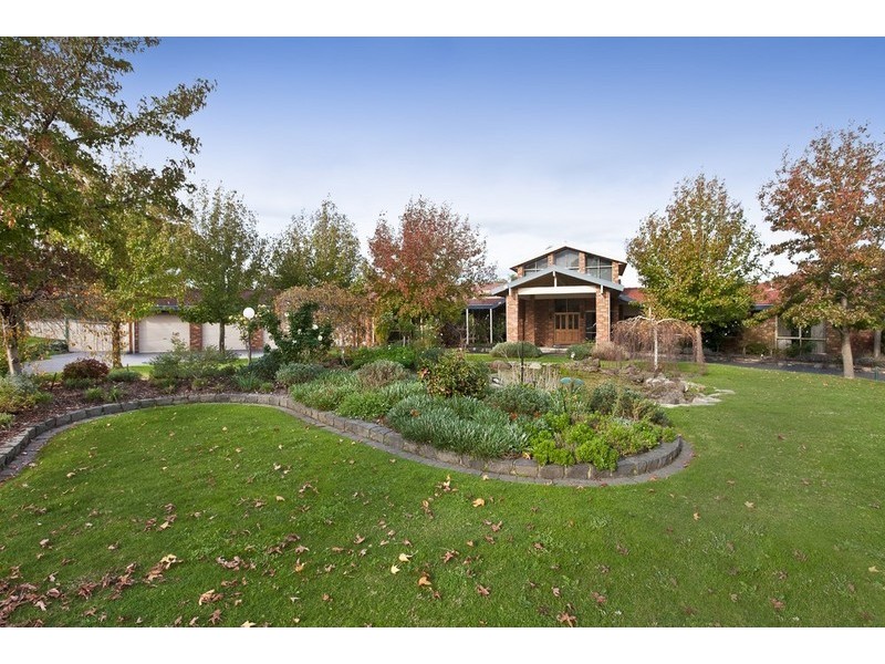 332 Hallam North Road, Lysterfield South VIC 3156