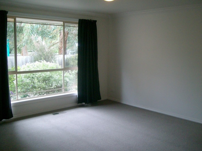 2/73 Kathryn Road, Knoxfield VIC 3180