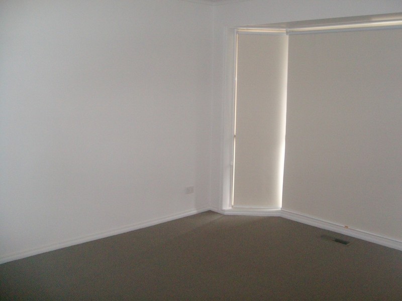 2/73 Kathryn Road, Knoxfield VIC 3180