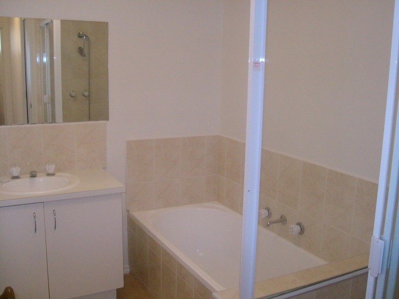 2/73 Kathryn Road, Knoxfield VIC 3180