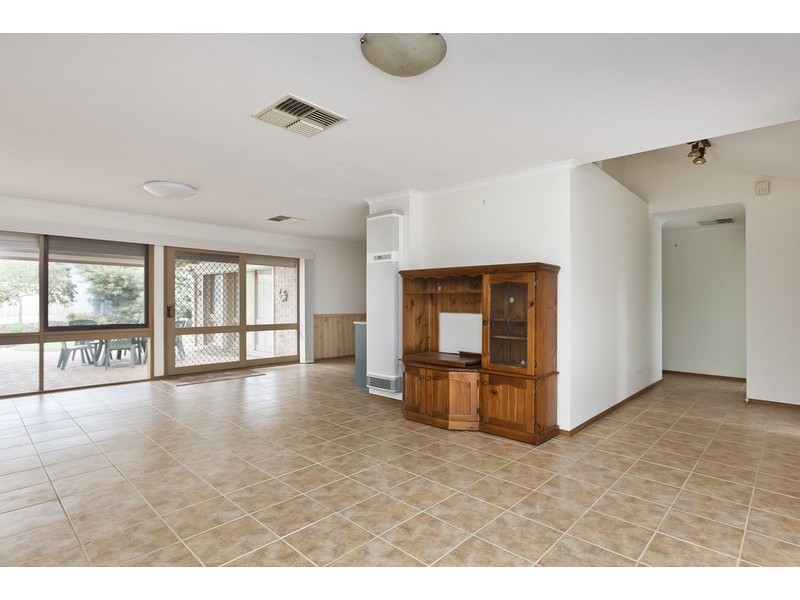 65 Bridgewater Way, Rowville VIC 3178