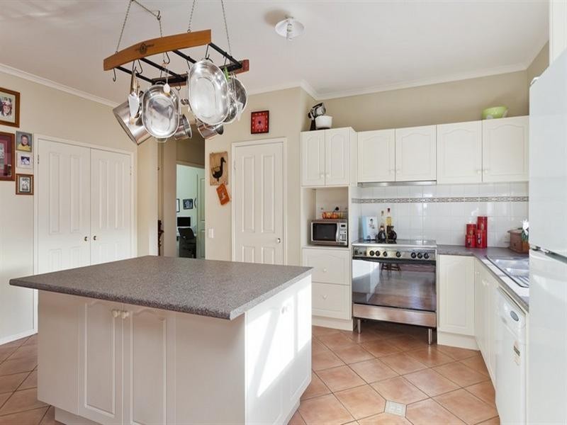 1 The Croft, Lysterfield VIC 3156
