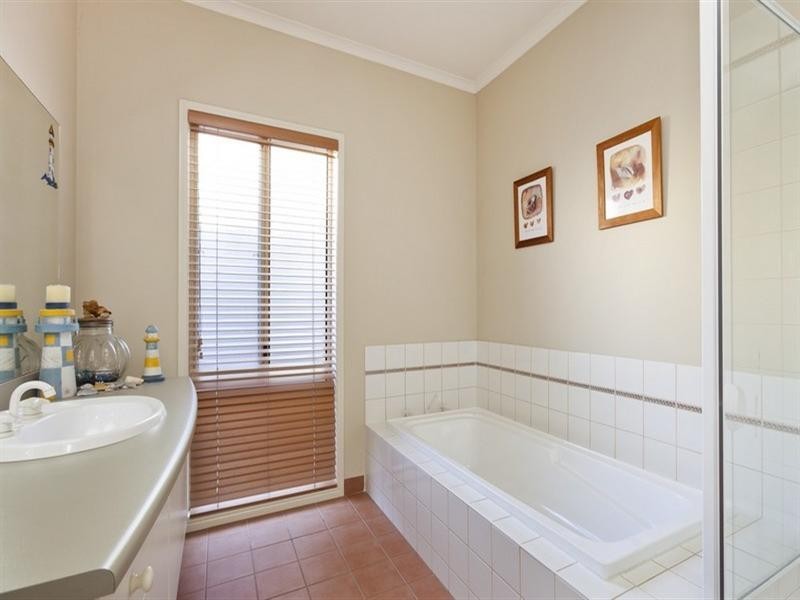 1 The Croft, Lysterfield VIC 3156