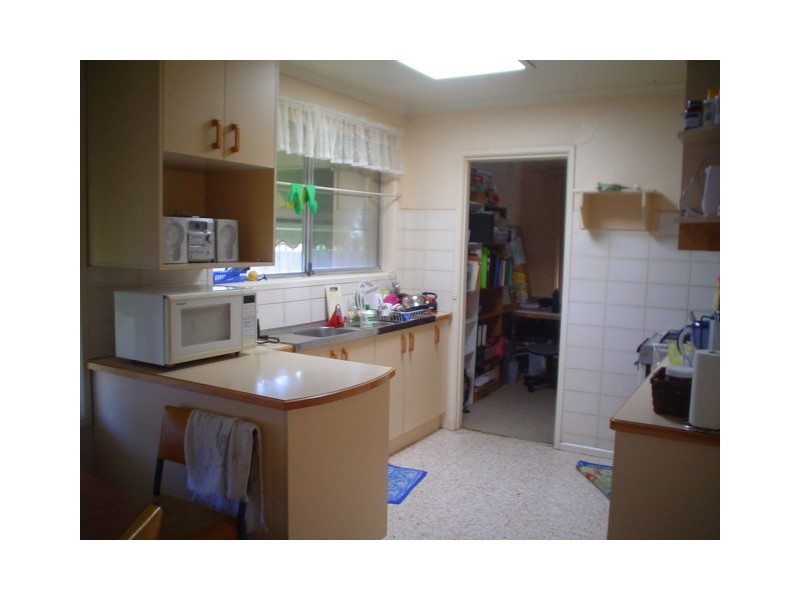 11 Hillview Avenue, Rowville VIC 3178