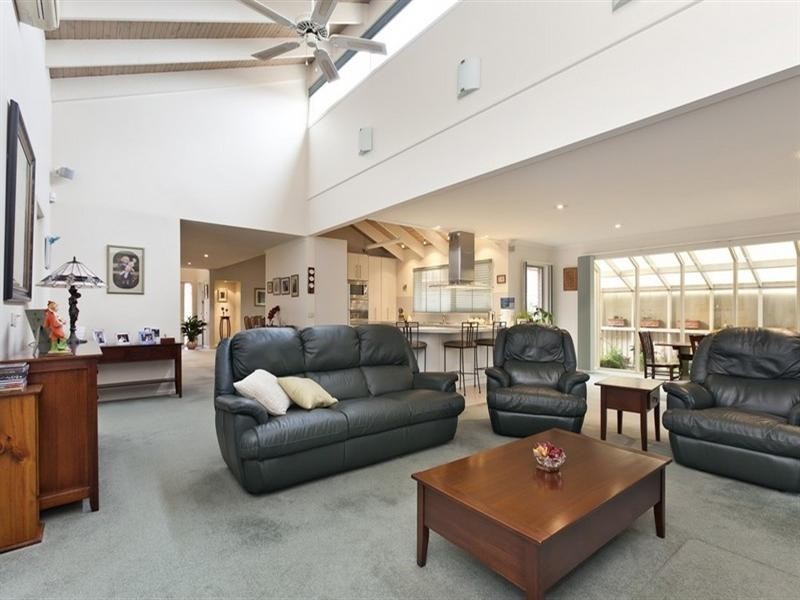 39 Simon Avenue, Rowville VIC 3178