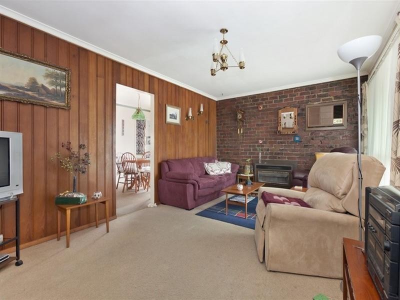 4 Giselle Avenue, Wantirna South VIC 3152