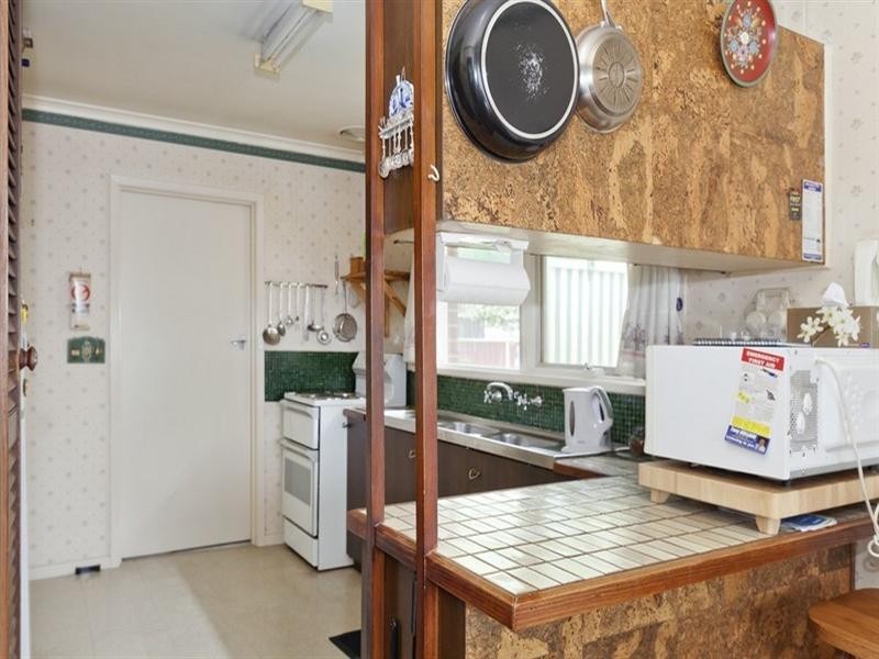 4 Giselle Avenue, Wantirna South VIC 3152