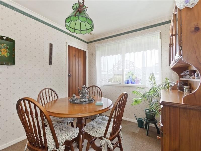 4 Giselle Avenue, Wantirna South VIC 3152