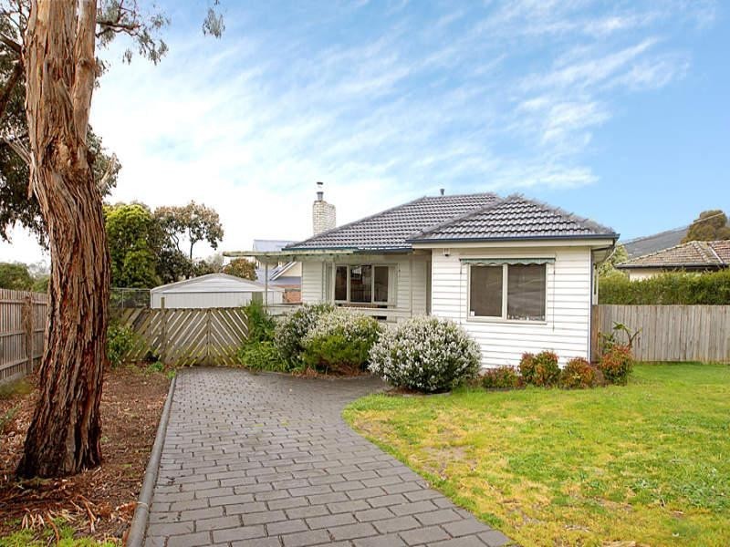 1 Sykes Avenue, Ferntree Gully VIC 3156