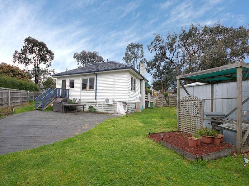 1 Sykes Avenue, Ferntree Gully VIC 3156