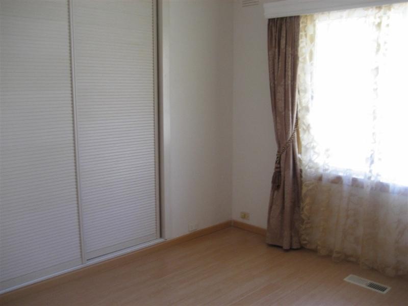 60 Hughes Crescent, Dandenong North VIC 3175