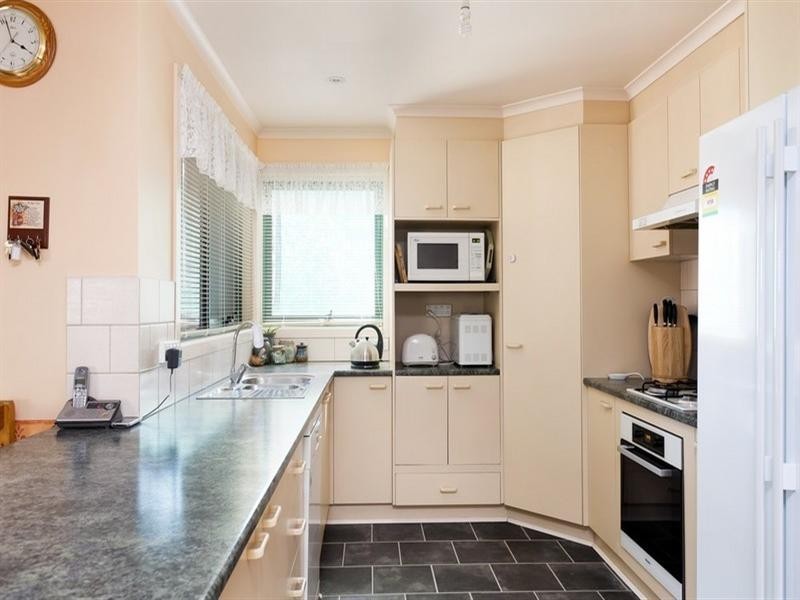 14 Hampshire Court, Rowville VIC 3178