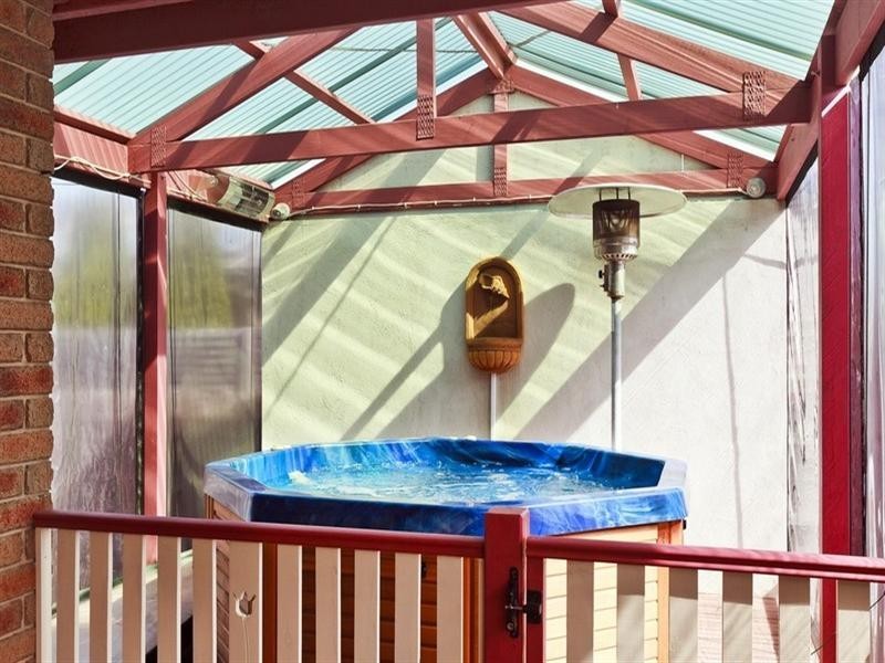 14 Hampshire Court, Rowville VIC 3178