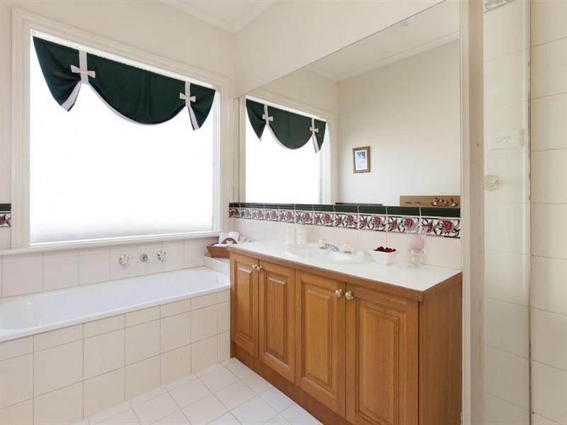 2 Doolan Court, Rowville VIC 3178