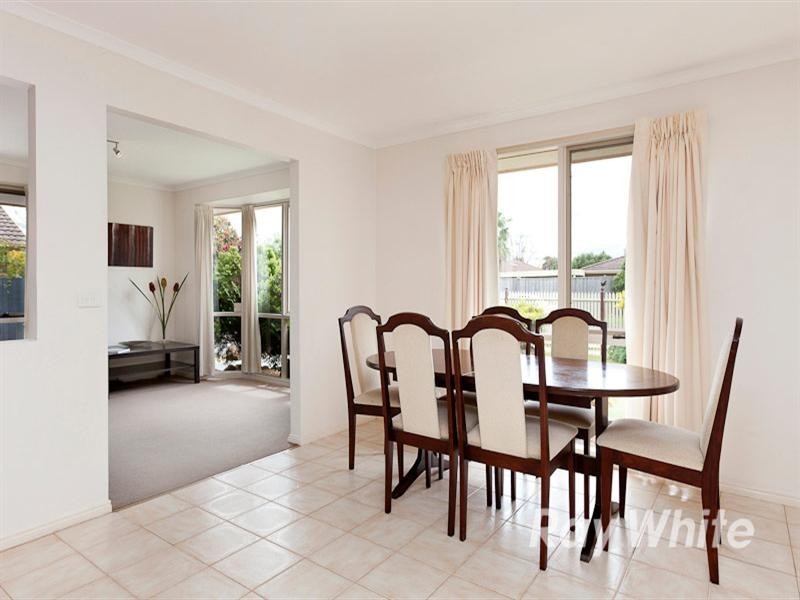 9 Waradgery Drive, Rowville VIC 3178