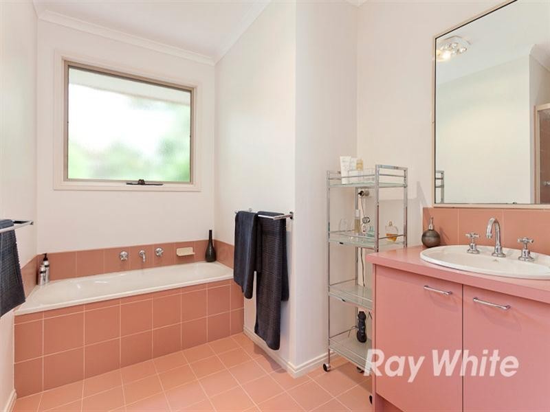 9 Waradgery Drive, Rowville VIC 3178