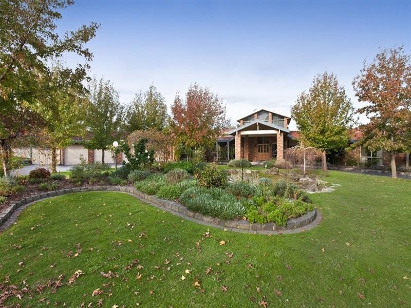 332 Hallam North Road, Lysterfield South VIC 3156