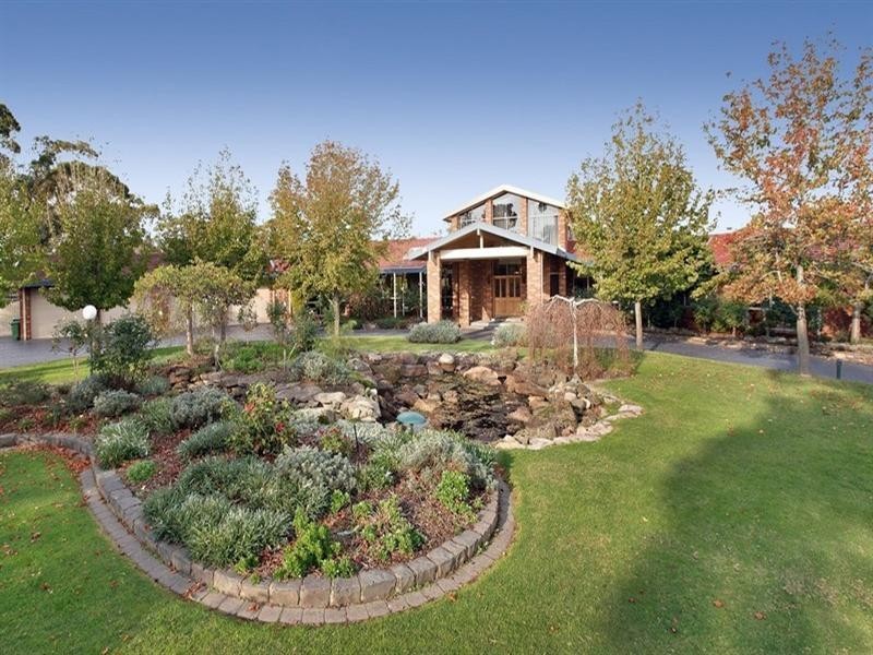 332 Hallam North Road, Lysterfield South VIC 3156