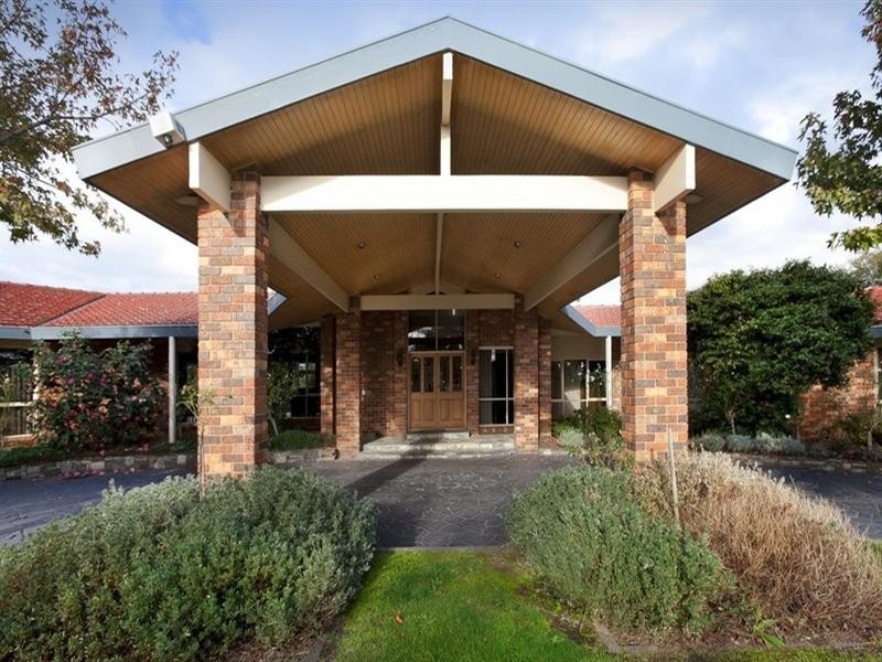 332 Hallam North Road, Lysterfield South VIC 3156