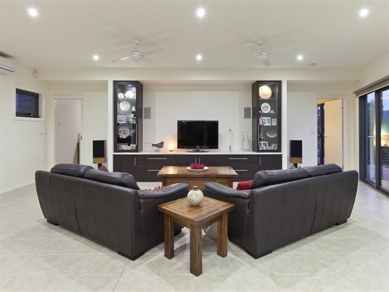44 Churchill Park Drive, Lysterfield South VIC 3156