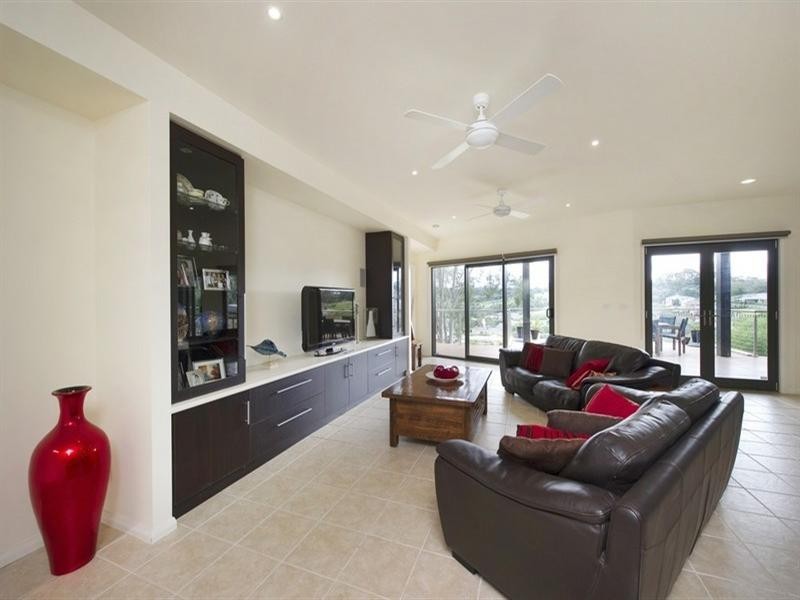 44 Churchill Park Drive, Lysterfield South VIC 3156