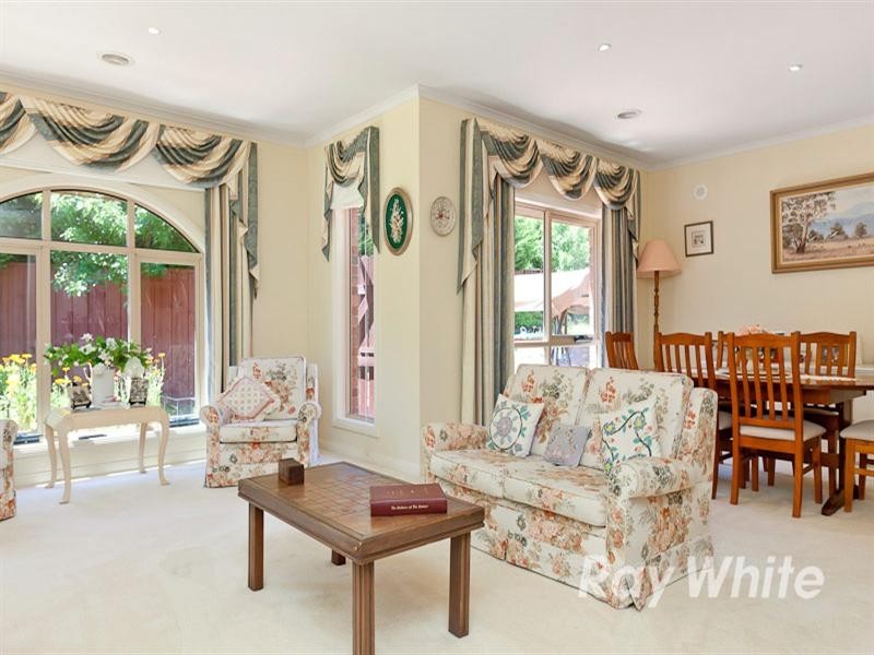 10 Gladesville Close, Lysterfield South VIC 3156