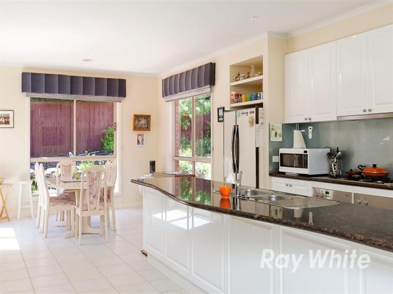 10 Gladesville Close, Lysterfield South VIC 3156