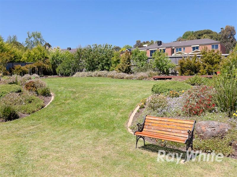 10 Gladesville Close, Lysterfield South VIC 3156