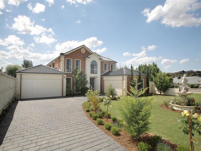 33 Claremont Way, Lysterfield VIC 3156