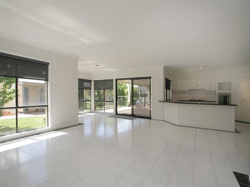 33 Claremont Way, Lysterfield VIC 3156