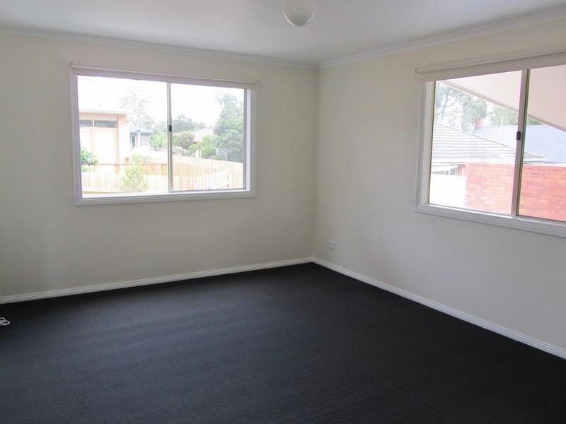 2/31 Doysal Avenue, Ferntree Gully VIC 3156