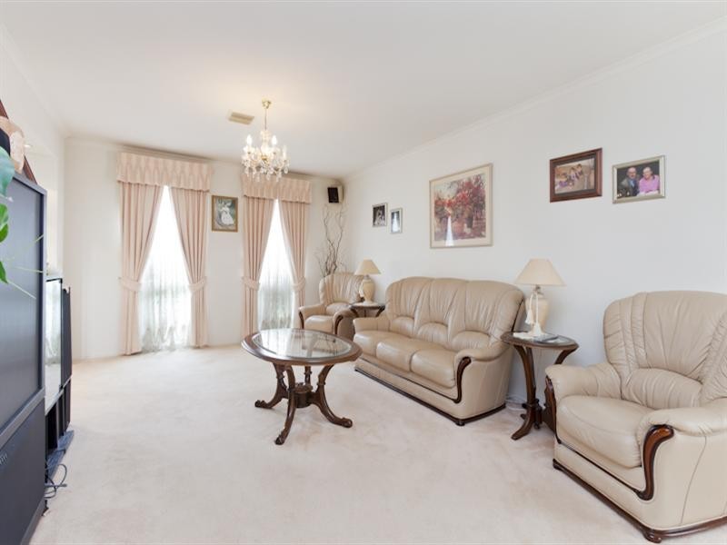 9 Fowler Road, Rowville VIC 3178