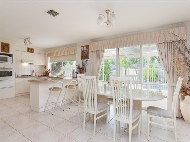 9 Fowler Road, Rowville VIC 3178