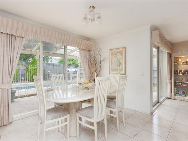 9 Fowler Road, Rowville VIC 3178