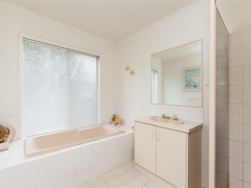 9 Fowler Road, Rowville VIC 3178