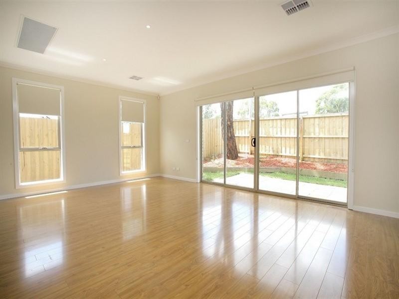 2/6 Lambourne Avenue, Rowville VIC 3178