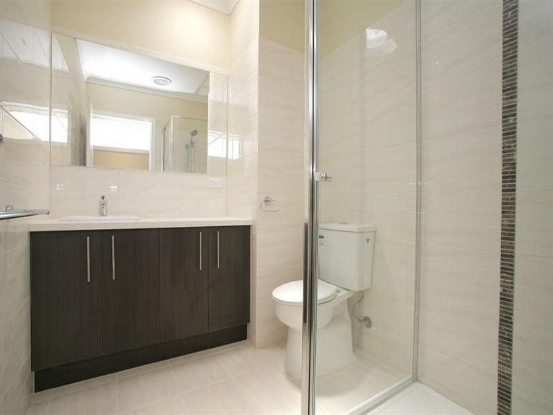 2/6 Lambourne Avenue, Rowville VIC 3178