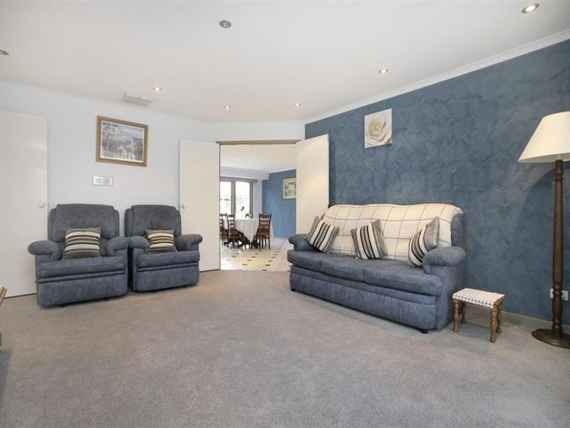 8 Trisha Drive, Rowville VIC 3178