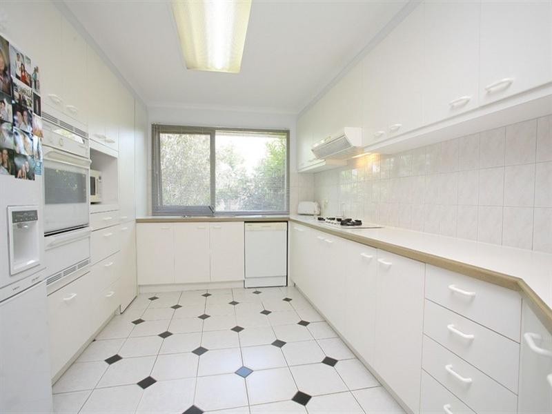 8 Trisha Drive, Rowville VIC 3178