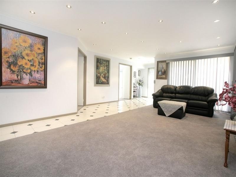 8 Trisha Drive, Rowville VIC 3178