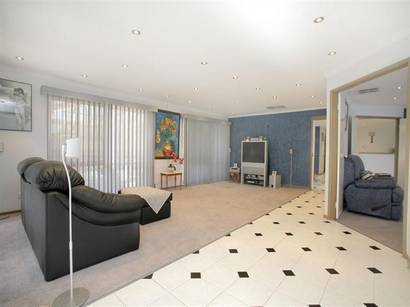 8 Trisha Drive, Rowville VIC 3178