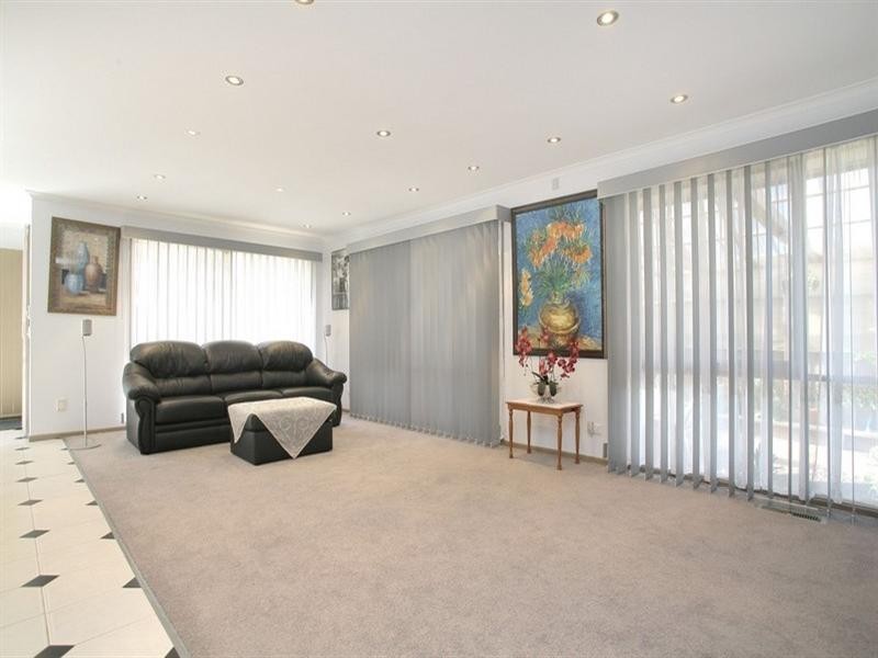 8 Trisha Drive, Rowville VIC 3178