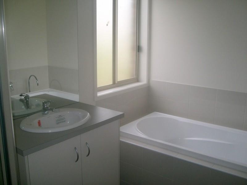 9 McGarvie Drive, Cranbourne North VIC 3977