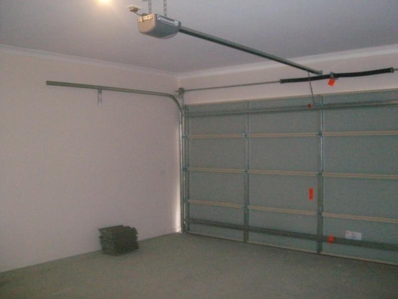 9 McGarvie Drive, Cranbourne North VIC 3977