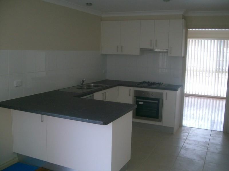 2/13 Bowen Street, Ferntree Gully VIC 3156